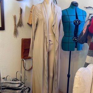 Silence and noise floor length trench